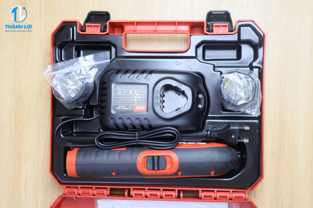 MÁY CẮT ĐA NĂNG DÙNG PIN DCK KDMD12